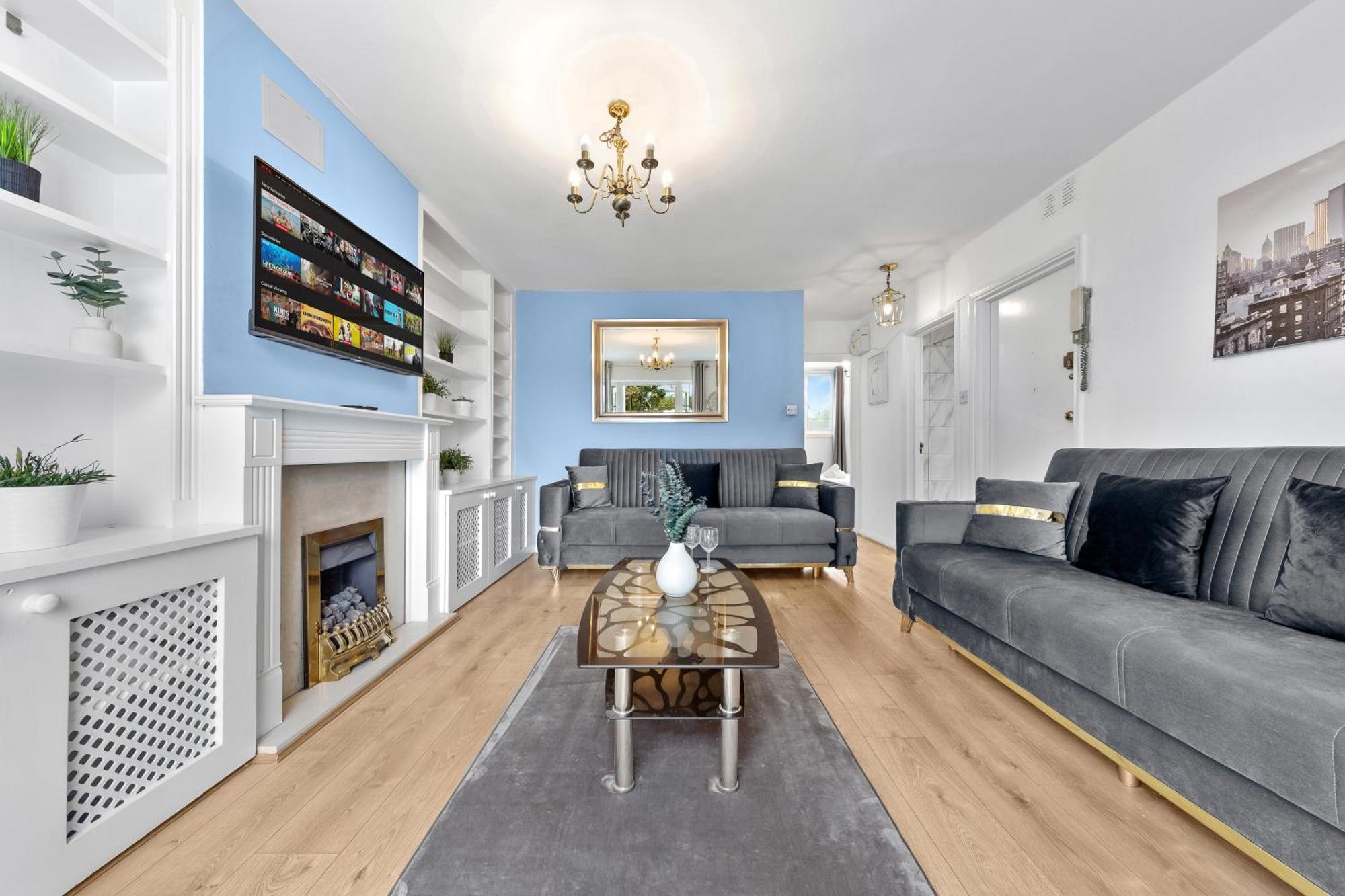 Newly Renovated Kensington 2 Bedroom Apartment With Balcony Near Harrods Sleeps 6, 2 Min Walk From Station لندن المظهر الخارجي الصورة