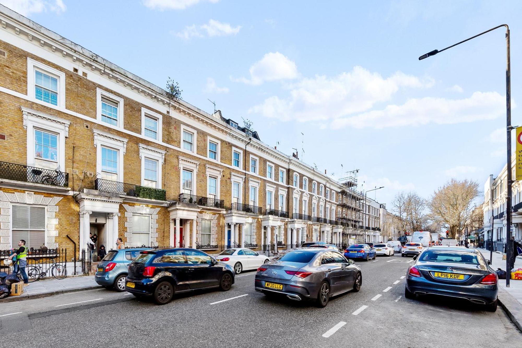Newly Renovated Kensington 2 Bedroom Apartment With Balcony Near Harrods Sleeps 6, 2 Min Walk From Station لندن المظهر الخارجي الصورة